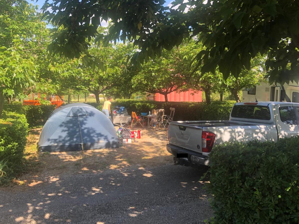 Family's Camping les Rives de l'Hérault Gignac  Exterior foto