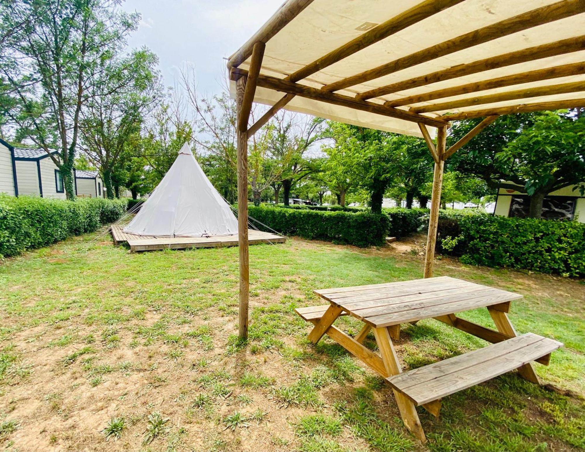 Family's Camping les Rives de l'Hérault Gignac  Exterior foto